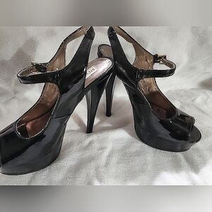STEVE MADDEN patent leather peep toe stiletto heels